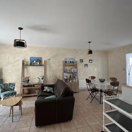 Maison Conviviale Pres Du Chateau Holiday home *