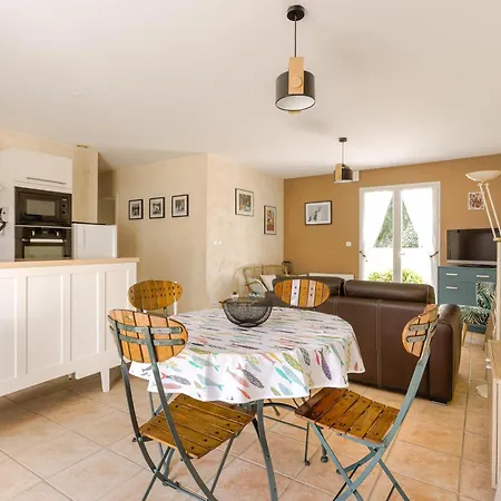 Holiday home Maison Conviviale Pres Du Chateau *